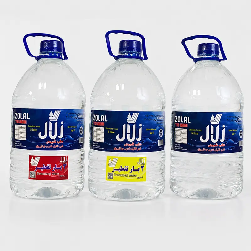 آب مقطر دیونیزه ۵ لیتری زلال